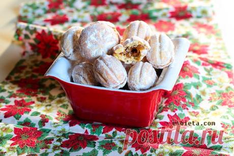 Galletas de nueces - Recetas de Esbieta Unas galletas de nueces que se hacen sin horno, tienen forma de nuez y un sabor exquisito, gustarán a todo el que la pruebe.
