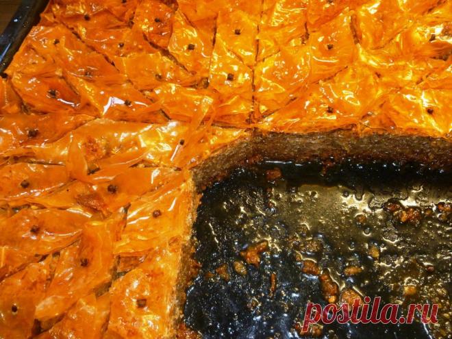 Пахлава – традиционные греческие сладости с турецкими корнями.