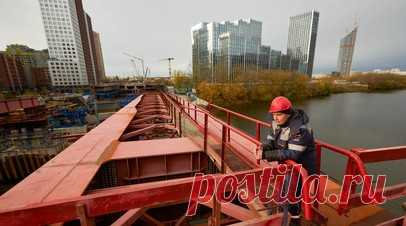 Финальный этап строительства моста через Москву-реку в ЗАО начнётся в ноябре. На строительстве автомобильного моста через Москву-реку в створе Берегового проезда на западе столицы задействовано более 300 человек и 30 единиц техники. Читать далее