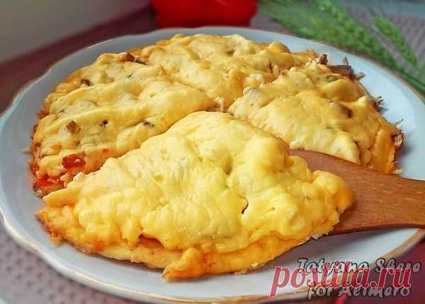 Сырная пицца с грибами на сковороде / Рецепты с фото