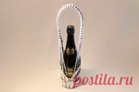 Сплетённая из газет декоративная подставка для бутылки, мастер-класс – HandMade39.ru