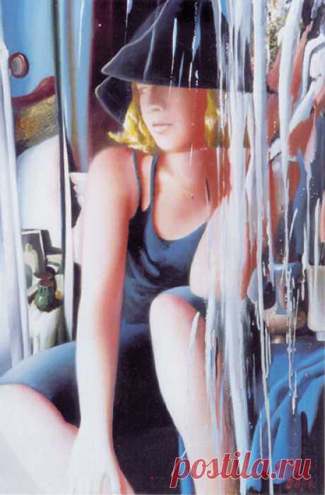 Grechihina olga
 Удивите женщину любовью —
Бескорыстной, искренней и нежной...
Удивите... — осенью, весною,
Летом и зимою белоснежной.

Неужели это невозможно —
Всё лишь на словах, красивых фразах?
А по факту, грустно и тревожно:
Заняты мужчины — все — и сразу!

Удивите женщину любовью...
Так, как никого не удивляли!..
Ей, позволив стать самой собою,
Жить в любви и мире без печали...

Быть своим Мужчиной защищённой,
Ведь она об этом так мечтала!..
Удивите женщину любовью,
...