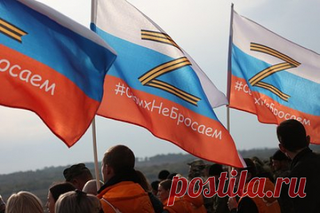 Российские политологи назвали «СССР 2.0» и «Нацию Z» образами будущего России. Политологи назвали попытку переосмысления опыта СССР, возрождение НЭПа, а также сосредоточение на патриотизме и традиционных ценностях возможными образами будущего для России. Об этом сообщается в докладе «Образы будущего для России: сценарии, развилки и оценки» Фонда прогрессивной политики.