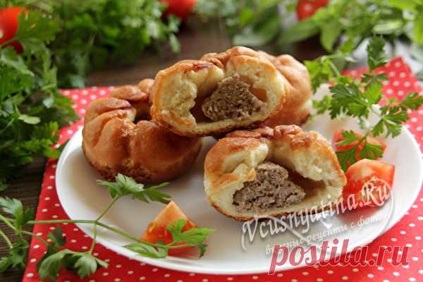 Самые вкусные беляши на свете: пуховое тесто, домашние, пышные Рецепт самых вкусных беляшей на свете. Пуховое тесто замешивается быстро и легко, а готовые беляши получаются пышными и по-настоящему домашними.