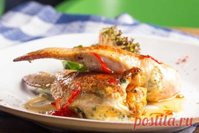 КУРИНЫЕ КРЫЛЫШКИ С СЫРОМ СУЛУГУНИ.