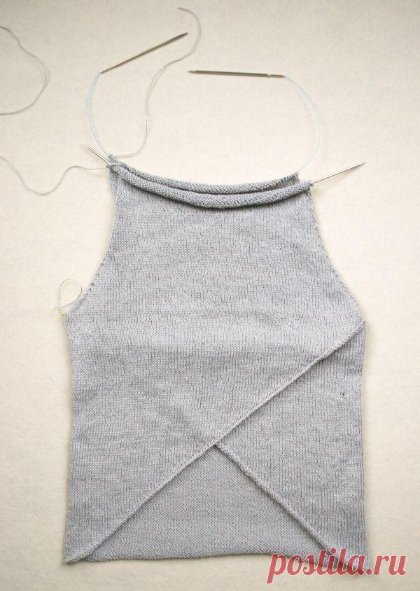 Laura's Loop: Tulip Tank Top - The Purl Bee - Knitting Crochet Sewing Embroidery Crafts Patterns and Ideas! | Süveter, Örgü, Örgü eğitimleri 27.Haz.2014 - At first bud a tulip’s elongated petals are packed tightly, protectively hugging its center, but it doesn’t take long for the stance of the petals to soften. Those lovely ovals separate slightly and open finally, giving a glimpse of what’s inside. Even as the petals flounce, they remain in an embrace, now catching the su...