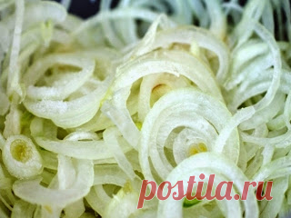 САЛАТ КОРЕЛЬ - ПАЛЬЧИКИ ОБЛИЖЕШЬ. Вкуснотища необыкновенная!: Маринованный лук — быстрый рецепт