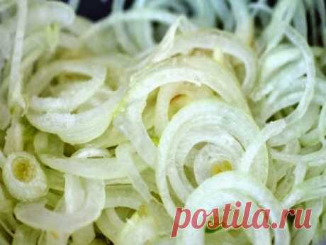 САЛАТ КОРЕЛЬ - ПАЛЬЧИКИ ОБЛИЖЕШЬ. Вкуснотища необыкновенная!: Маринованный лук — быстрый рецепт