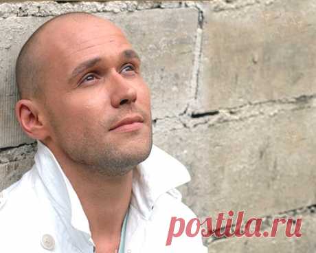 Актер Максим Аверин попал в аварию
Российский актер Максим Аверин, известный по сериалу &quot;Глухарь&quot;, попал в автоаварию во время того, как ехал на съемочную площадку картины «Беглецы».
Смотрите все подробности здесь https://www.foto-sobitiya-planeti.ru/svetskie-novosti/akter-maksim-averin-popal-v-avariiu