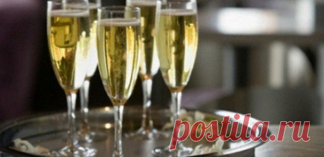 Коктейль с бренди и шампанским «1940-е» / Простые рецепты