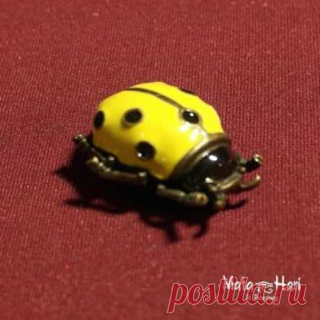 МатаХари в Instagram: «Продаётся! Винтажные жучки сделанные по эскизам великого Альфонса Мухи, чешского художника основоположника стиля модерн, как удивительны…» 5 отметок «Нравится», 3 комментариев — МатаХари (@matahari.ru) в Instagram: «Продаётся! Винтажные жучки сделанные по эскизам великого Альфонса Мухи, чешского художника…»