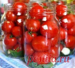 Помидоры на зиму без уксуса! В данном рецепте отсутствует уксус. По сути, это практически ничего не меняет, вкус консервации остается почти таким же, сроки хранения – тоже. Наличие уксуса может навредить людям с повышенной кислотностью. Этот же рецепт безопасен абсолютно для всех, тем более что вкус томатов никого не оставит равнодушным! Рецепт > http://nym.kyli-nym.ru/pomidory-na-zimu-bez-uksusa/