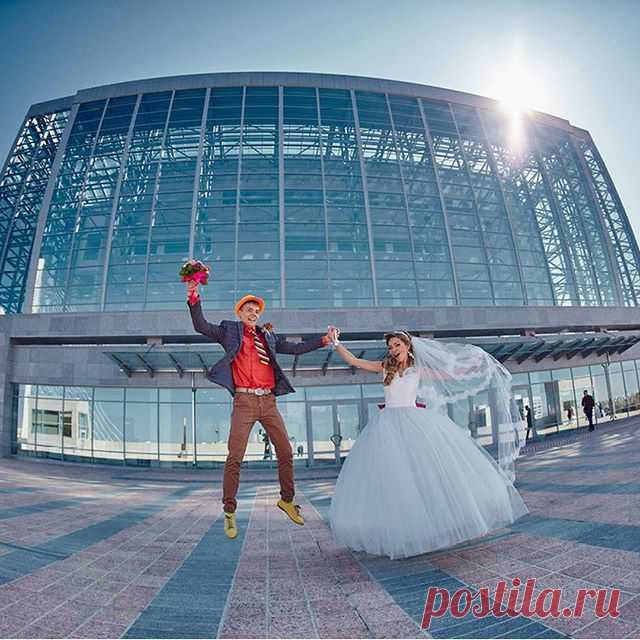 ☝️Главный инструмент любого фотографа - это хорошая камера📷📹👌 она учит людей, как видеть без нее👪❤️ и конечно, очень важно, с каким именно инструментом работает мастер фото☝️мой выбор пал на фототехнику CANON 5D MARK📷 и SONY A7📷 оцените качество моих работ👐 заказывайте памятные фотосессии для себя и близких по важному случаю или просто потому что захотелось обновить семейный альбом👪
****************************************
#bornest##фото#фотодня#свадебныйфотограф#ф...