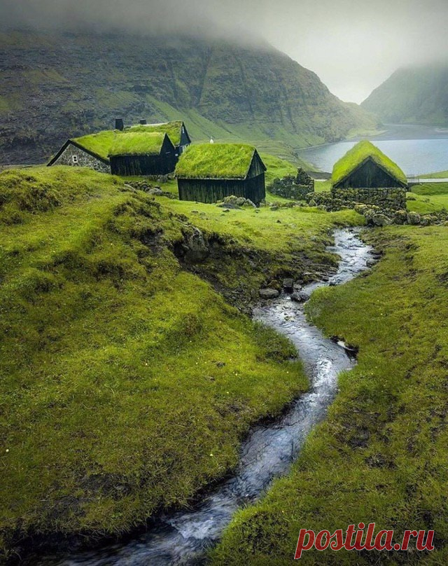 Туманная бухта на Фарерских островах

Фарерские острова как нельзя лучше подойдут для искушенных путешественников, решивших отдохнуть от ярких мегаполисов и шумных курортов. Здешняя природа необыкновенна: ущелья, озера, многочисленные водопады, фьорды, грациозные скалы — все это очаровывает с первого взгляда.