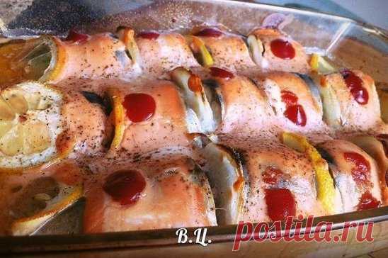 Скумбрия, запеченная в духовке под соусом