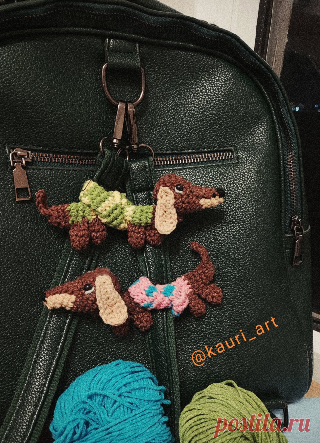 PDF Такса Завязакса крючком. FREE crochet pattern; Аmigurumi animal patterns. Амигуруми схемы и описания на русском. Вязаные игрушки и поделки своими руками #amimore - такса, собака, пёс, собачка с длинным телом, щенок, пёсик.