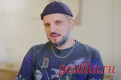 Звезда шоу на СТС рассказал о зависти к популярному российскому комику. Популярный российский комик, звезда юмористического шоу «Импровизаторы» на СТС Дмитрий Позов рассказал о зависти к коллеге по проекту Антону Шастуну. «У меня был период, когда он у меня не то что зависть вызывал, он меня парализовал вообще», — высказался Позов о Шастуне.