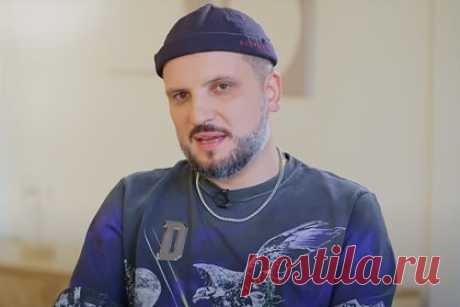 Звезда шоу на СТС рассказал о зависти к популярному российскому комику. Популярный российский комик, звезда юмористического шоу «Импровизаторы» на СТС Дмитрий Позов рассказал о зависти к коллеге по проекту Антону Шастуну. «У меня был период, когда он у меня не то что зависть вызывал, он меня парализовал вообще», — высказался Позов о Шастуне.