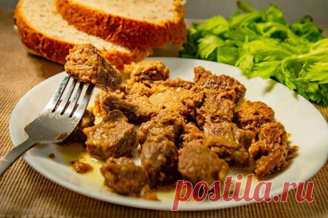 Говядина по-кремлевски: вкуснейшее мясо на сливочном масле Невероятно нежное и ароматное блюдо – говядина по-кремлевски, приготовленное по традиционным рецептам кремлевских поваров времен СССР