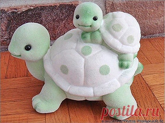 РЕЦЕПТ ЖЕЛЕЙНОГО ТЕСТА ДЛЯ ЛЕПКИ ФИГУРОК ПО ТИПУ PLAY-DOH.  
 
Предлагаю рецепт желейного теста для лепки по типу Play-Doh, который мы используем вместо покупного. Это тесто намного мягче и податливее, чем многие другие рецепты теста для лепки. Попробуйте!
 
Рецепт желейного теста для лепки по типу Play-Doh:
 
1) 1 ст белой муки высшего сорта
2) 1/2 ст екстра соли
3) 1 пакетик желе
4) 1/2 ст воды
5) пищевой краситель (1 ч ложку)
6) 2 ст ложки лимонной кислоты
7) 2 ст ложки...