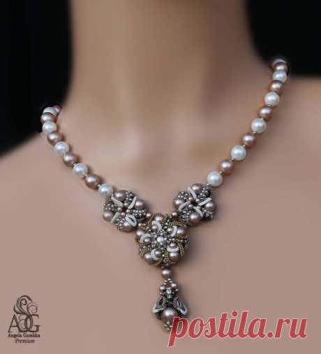 (3) Facebook