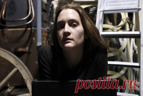 Внучка Олега Янковского получила награду на американском фестивале искусств SXSW. Российская актриса Елизавета Янковская получила награду американского фестиваля искусств South by Southwest (SXSW). Речь идет о специальном упоминании жюри SXSW за роль в фильме «Ника», сюжет которого рассказывает о трагической судьбе советской поэтессы Ники Турбиной, прославившейся в детстве и погибшей в 27 лет.