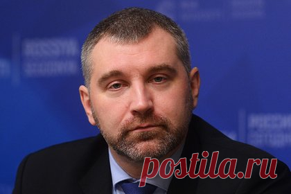 Российский бизнес захотели обязать строить жилье для мигрантов. Российские компании, где массово трудоустроены мигранты, предложили обязать построить для них жилье. Эсперт по работе с мигрантами Вадим Коженов заявил, что эту инициативу поддержали представители власти и губернатор Московской области Андрей Воробьев. Речь идет о крупных логистических и строительных компаниях.