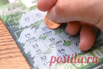 Мужчина купил отвергнутый другим покупателем лотерейный билет и выиграл миллион долларов