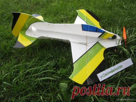 Простой и легкий самолетик для «расколбаса» в 3D Достаточно давно возникла идея разработать маленький легкий самолетик для полетать в свое удовольствие. Универсальный вариант для зала и улицы.Проработан первый прикидочный вариант, изготовлена небольшая серия для отработки конструкции исходя из летных испытаний.Один из промежуточных вариантов был
