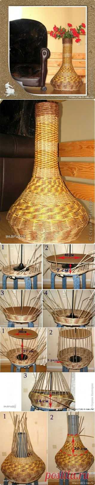 Напольная ваза из газетных трубочек.