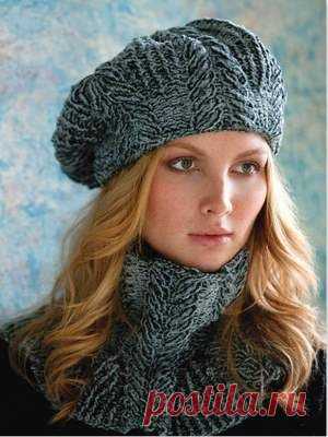 Воротник-пелерина и берет Sandra из Tahki Yarns!