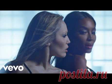 Скачать клип Miley Cyrus ft. Naomi Campbell - Every Girl You've Ever Loved (2025) бесплатно