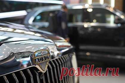 Султан Малайзии захотел купить российский автомобиль. Новый султан Малайзии Ибрагим Ибни Альмархум Султан Искандар захотел купить автомобиль российского люксового бренда Aurus. По словам посла РФ Латыпова, верховный правитель Малайзии предпочитает самостоятельно ездить за рулем своих автомобилей, кроме официальных выездов.