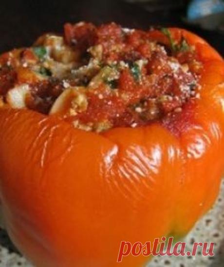 Сладкий перец, фаршированный баклажанами