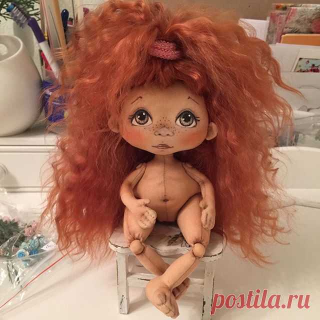 Не могу удержаться и не выложить лапочку голенькой 😊, уже люблю её очень, очень! #процесс #ручнаяработа #ручная_работа #рабочие_моменты #создаю #handmade #авторскаяручнаяработа #авторскаяработа #куклаизткани #кукла #куколка