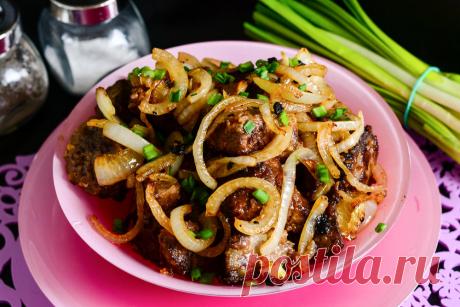 Печень по-берлински Печень по-берлински, приготовленная с яблоками и луком - отличное блюдо, вкусное и полезное. Если вы хотите побаловать домашних новым и интересным кулинарным изыском, то наш рецепт с фото - как раз для вас!