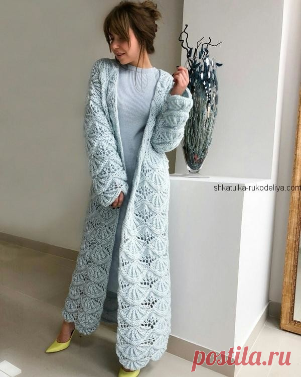 Пальто узором “гребешки”. Схема узора на сайте https://shkatulka-rukodeliya.com/vyazanie-spitsami/palto-uzorom-grebeshki/