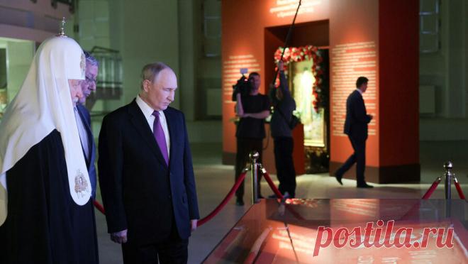 Выставка "Великая Победа" в Москве привлекла рекордную аудиторию. Историко-документальный проект "Великая Победа. Россия – моя история", открывшийся 4 ноября в ЦВЗ "Манеж", за месяц посетили 115 тыс. человек из 25 стран мира и всех регионов России. Об этом сообщили организаторы ...