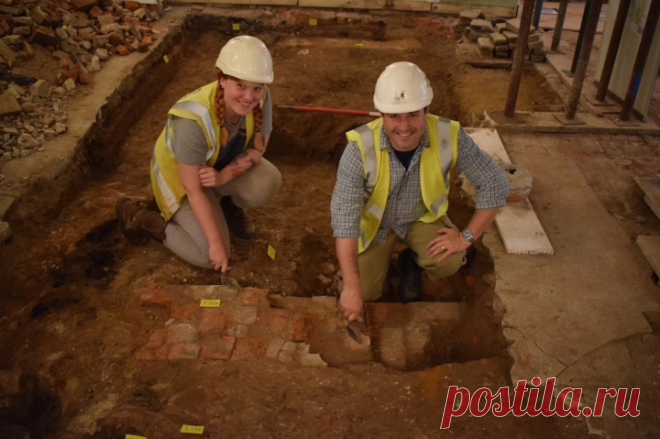 Британские воры протаранили магазин и этим помогли археологам найти древние артефакты | События