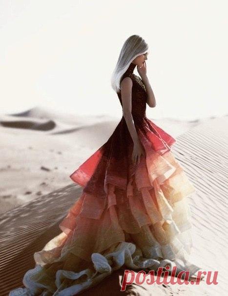 Не хочу летать в облаках,
Всё смешалось от этих экскурсий.
Мне нужны кирпичи на ногах,
А не мыльный пузырь иллюзий.

Пусть летела вниз с высоты,
Но теперь мне гораздо хуже.
А я то думала - ты
Тот укол, который мне нужен.