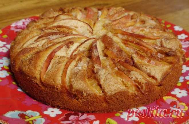 Домашний пирог с яблоками и корицей - Простые рецепты Овкусе.ру