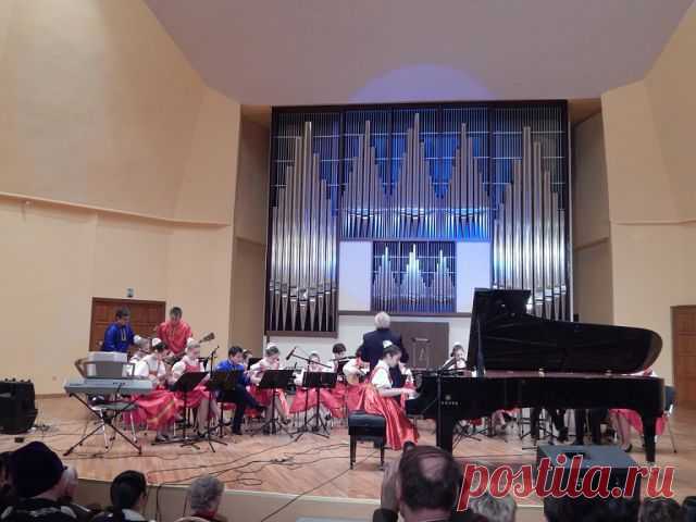 За роялем Камилла Тенликова. 23.01.2015 г.