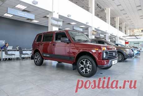 «АвтоВАЗ» возобновил выпуск внедорожников с двигателями Евро-5. «АвтоВАЗ» возобновил выпуск внедорожников Lada Niva Legend и Niva Travel, оснащенных антиблокировочной системой тормозов (ABS) и двигателями экостандарта Евро-5. Их рекомендованная цена составит не менее 927,5 тысячи и 1,215 миллиона рублей соответственно, сообщил автопроизводитель.