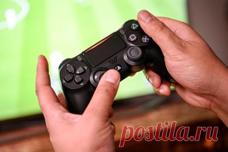 На PlayStation 5 выйдет игра рекордного размера. Студия Haven Джейд Реймонд (Jade Raymond) выпустит первую игру рекордного размера — около одного терабайта. В интервью медиа Джейд Реймонд, ранее работавшая в Ubisoft Montreal и Google, рассказала о планах ее студии Haven выпустить свой первый тайтл. Компания работает с Sony над первым в истории «терабайтной» игрой.