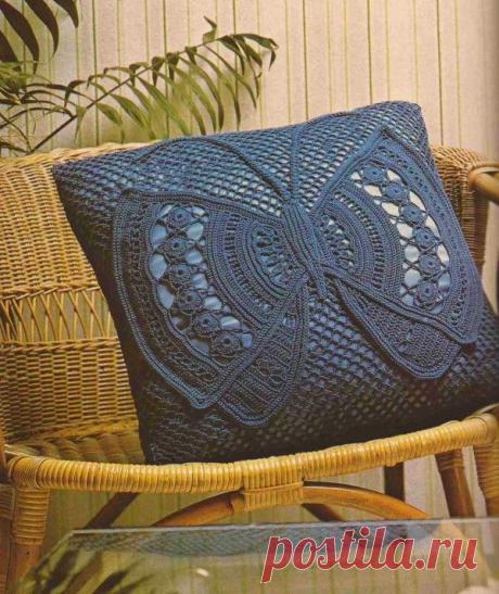 Вязаная подушка «Бабочка» | Доска объявлений Full Shop
