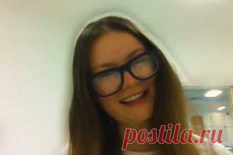 Анна Делви раскрыла причину выбора нарядной одежды в суд. Мошенница Анна Сорокина (также известная как Анна Делви), которая родилась в семье русского дальнобойщика, раскрыла причину выбора нарядной одежды в суд. Аферистка рассказала, что воспользовалась услугами стилиста, поскольку на заседании могла контролировать только свой внешний вид.