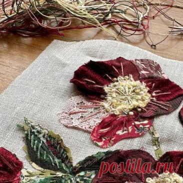 Wattle&Loop on Instagram: "I ❤️ Hellebores!! I have to say over the past month this design has been growing on me….the beautiful, deep, rich colours, the silks, velvets and other luxurious fabrics and textures. It’s really quite sumptuous with all its warmth and touch of shimmer! 😍😍😍 If you’re new to Wattle&Loop and would like to try making a project like this please have a look at the range of beginner friendly kits on my website www.wattleandloop.com 🌸🍃😊🌸🍃😊 #wat...