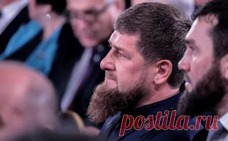 Кадыров призвал Зеленского отказаться от клоунады и выполнить соглашения. Глава Чечни Рамзан Кадыров призвал украинского президента Владимира Зеленского быть благоразумным и выполнить минские договоренности для для избежания кровопролития и установления мира.
