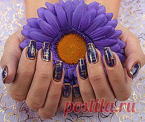 Простой рисунок на ногтях – Хаотичные линии.