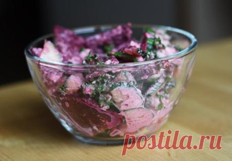 Свекольный салат с веганским соусом | Рецепты — просто и со вкусом